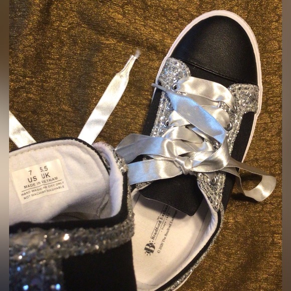 Michelle Obama glitter shoes from Franklin Mint. - Picture 4 of 5